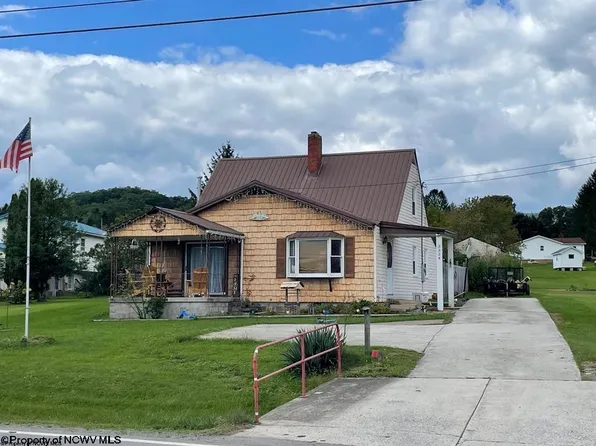 3324 Seneca Trl, Valley Bend, WV 26293