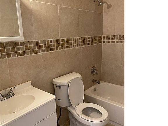 5th image of 3709 SW 12th Pl APT 101