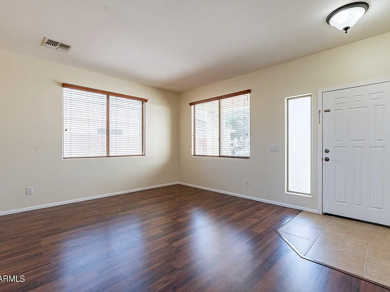 1405 E Baker Dr — Photo 8