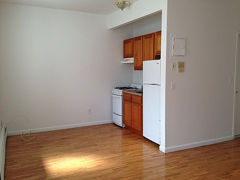2nd image of 201 E 118th St APT 4D