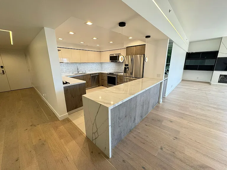 10445 Wilshire Blvd #1804 — Photo 11