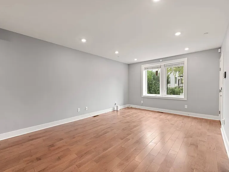 1609 Holbrook St NE #2 — Photo 15