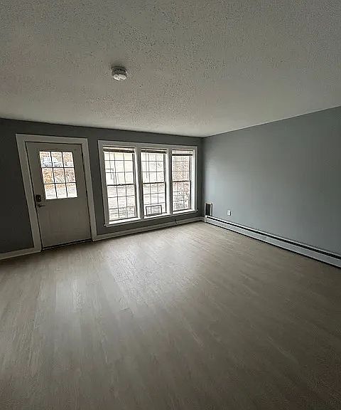 2nd image of 608 Main Rd N APT 1