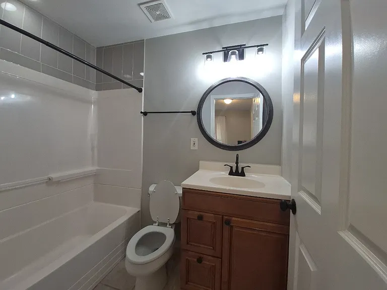 568 Delta Ave #2 — Photo 14