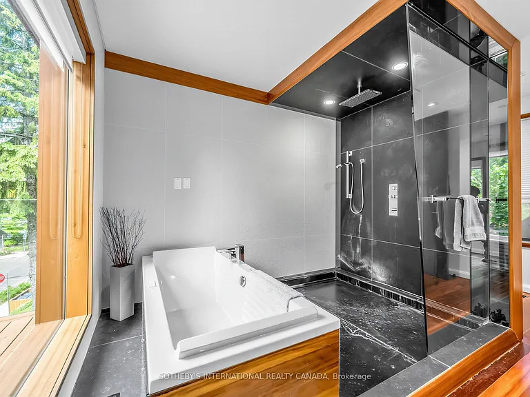 32 Regal Rd — Photo 24