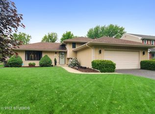 1217 Hidden Spring Dr, Naperville, IL 60540