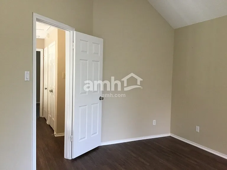 923 Plantation Dr — Photo 15