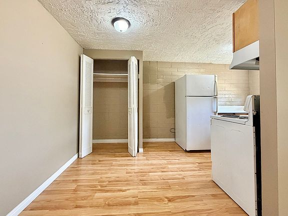 4th image of 805 S Cheyenne St APT 7