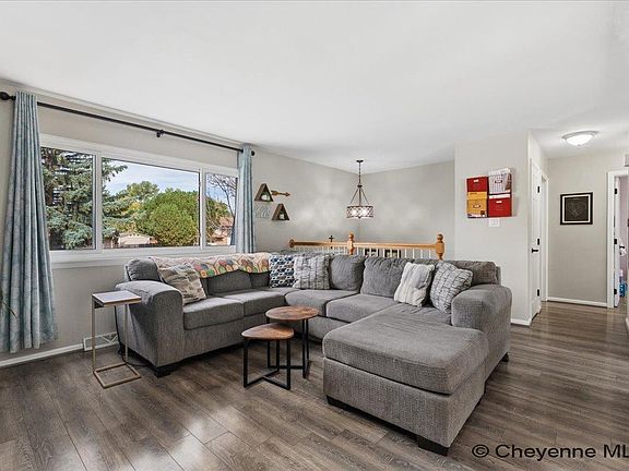 3rd image of 4729 Maple Way