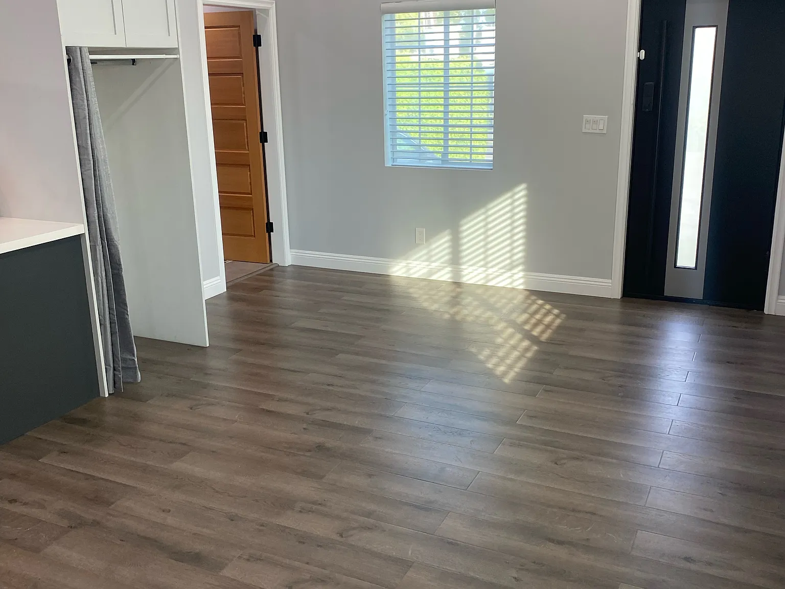 Studio, 400 sqft, $2,295 — Photo 3