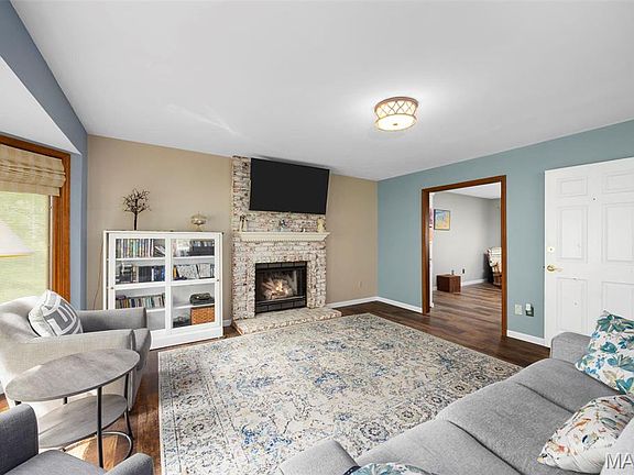 3rd image of 11987 Autumn Lakes Dr