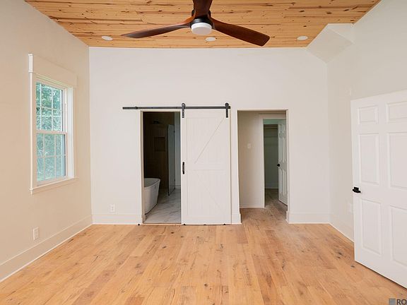 4th image of 59305 Bayou Rd