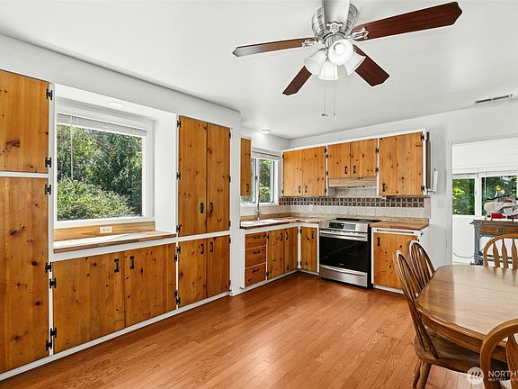 5th image of 18011 18005 83rd Avenue NE