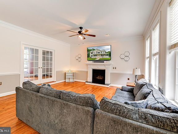 3rd image of 6026 Lynnwood Ln