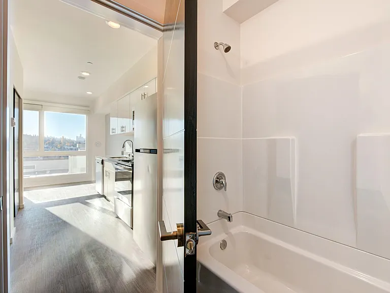 Viola Apartments — Photo 45