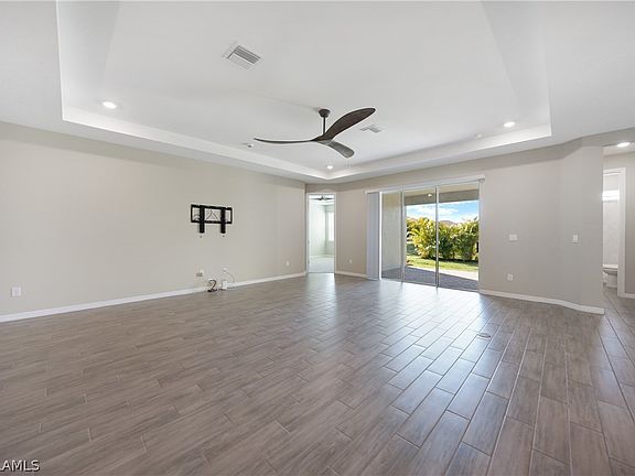 5th image of 2275 Hamburg Ln