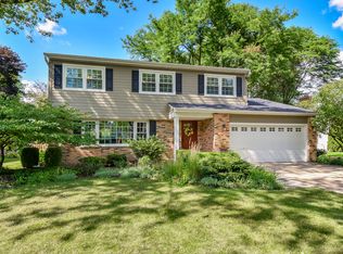 2319 Deerfield Way, Geneva, IL 60134