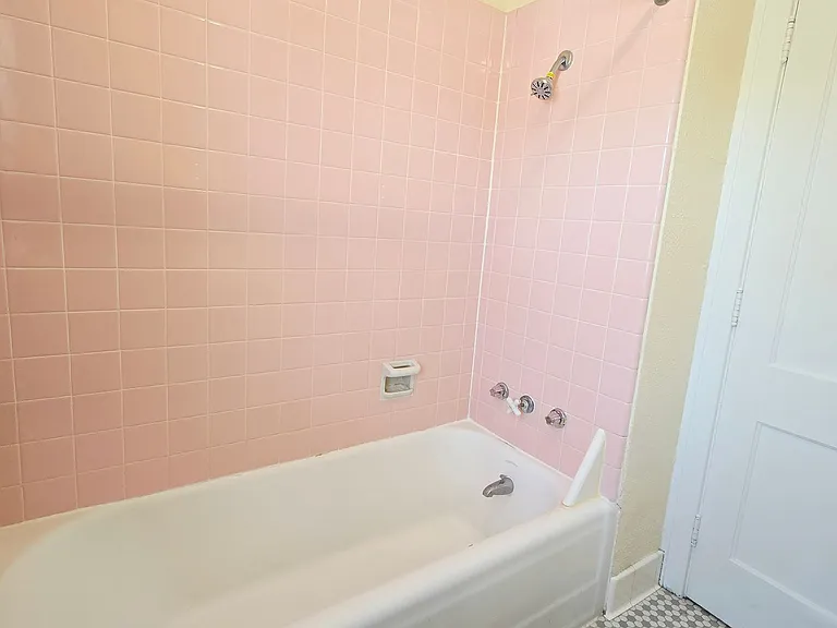 939 N Church St — Photo 12
