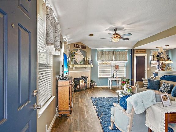 4th image of 7218 Wisteria Chase Pl