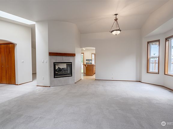 3rd image of 8711 Christa Drive NE