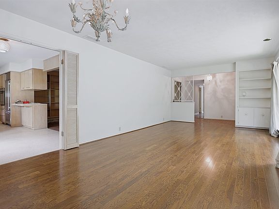 4th image of 1723 Timbergrove Cir