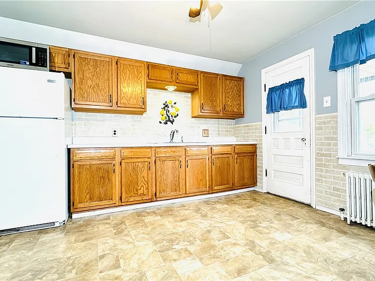 2498 Woodlawn Ave #UPPER — Photo 6