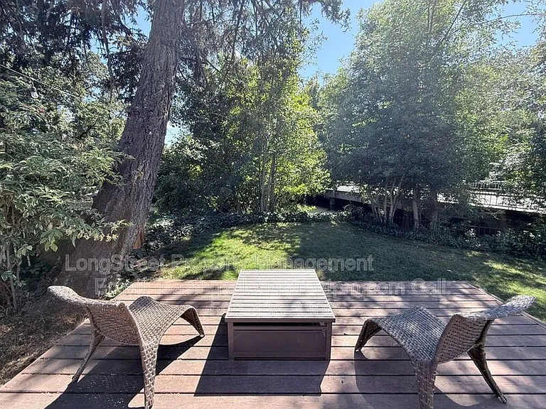 2320 State St — Photo 27