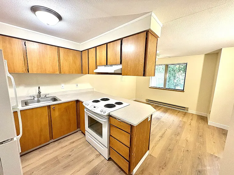 Scholls Crossing Apartments — Photo 4