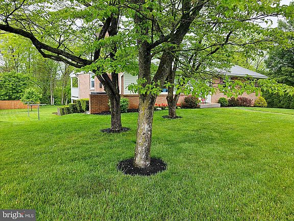 4th image of 13637 Donnybrook Dr N