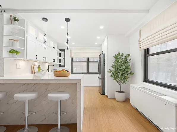 305 East 40th Street image 1 of 14