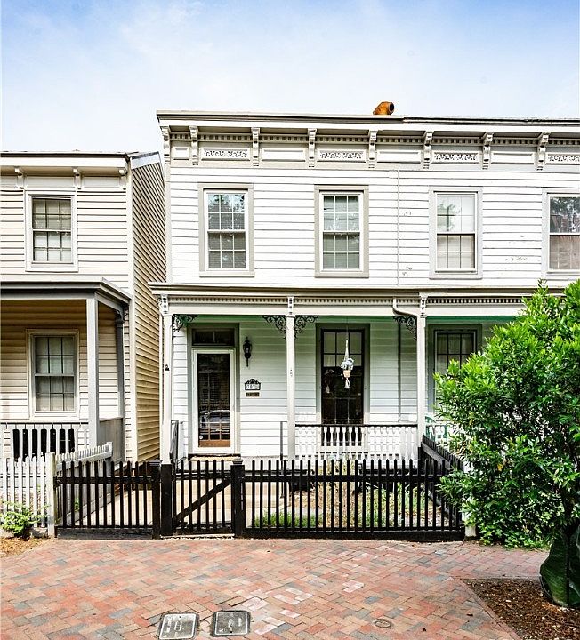 1st image of 302 1/2 S Pine St