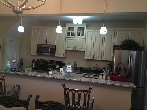2nd image of 2222 Maplewood Ave
