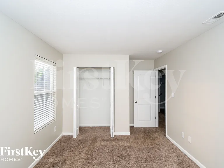 15490 Farmland Ct — Photo 13