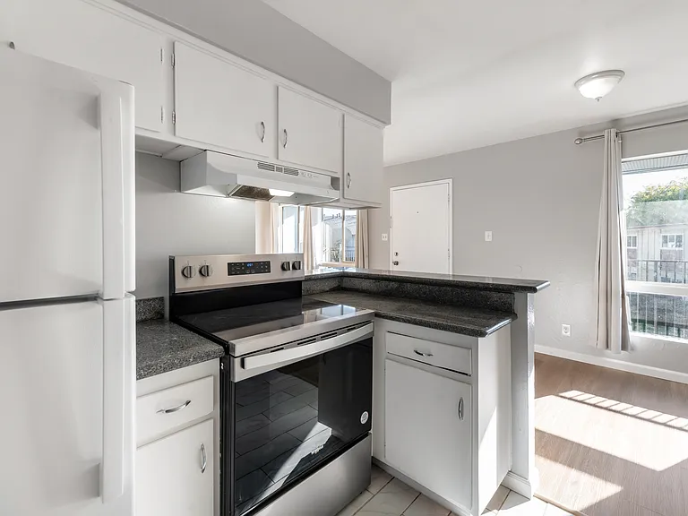 3077 Los Prados St #209 — Photo 12
