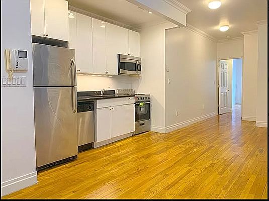 4th image of 313 W 114th St APT 3B