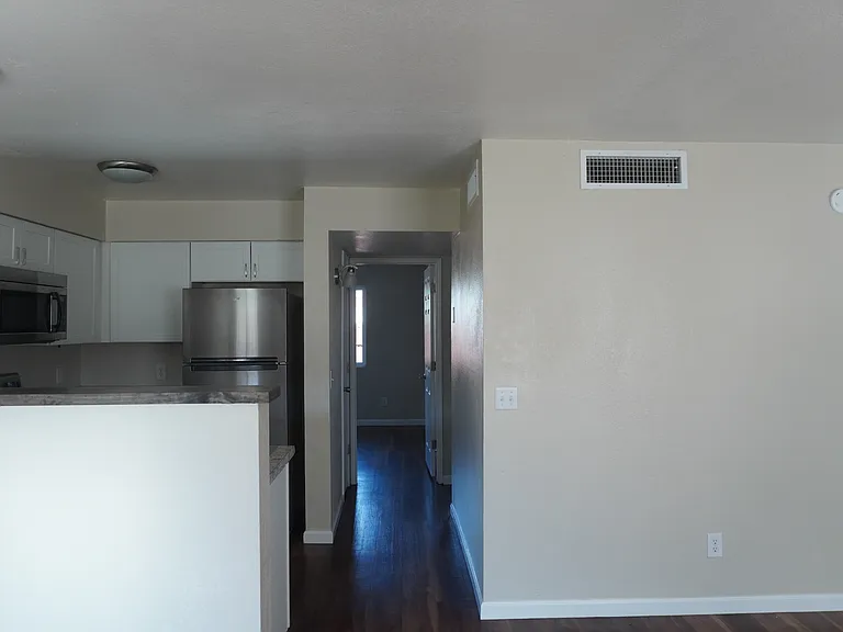3953 N Palm Grove Dr #1 — Photo 9