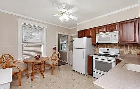 4 Claremont Pl #2 — Photo 4