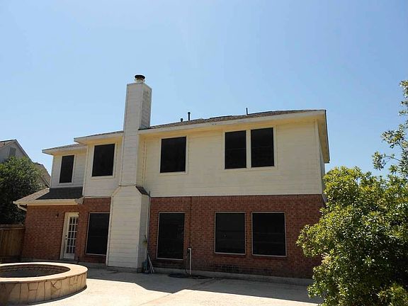 3rd image of 2841 Everett Dr