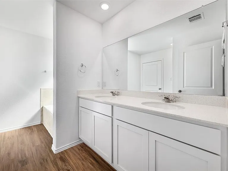 303 Chickasaw Ln — Photo 13