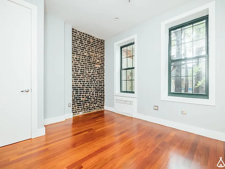 1013 Pacific St #1R — Photo 9