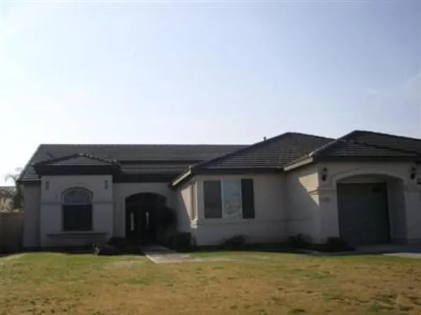 13501 Giro Dr, Bakersfield, CA 93314