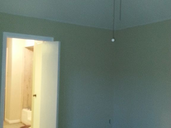 5th image of 2825 Camelot Ln