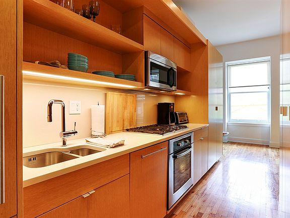 2nd image of 421 W 22nd St APT 5