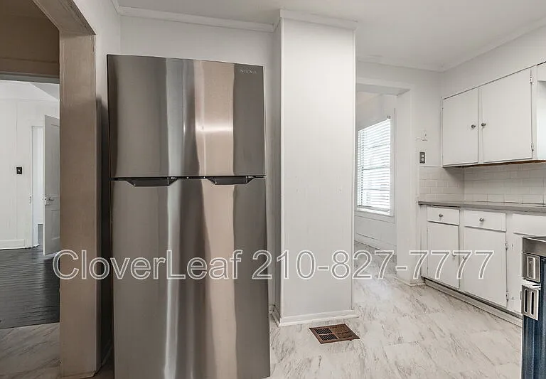 323 Barrera St — Photo 16