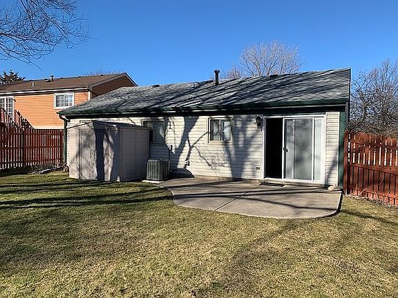 3rd image of 1121 W Bryn Mawr Ave