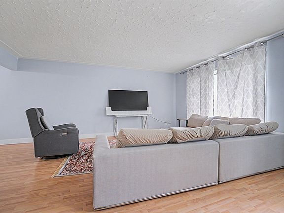 3rd image of 12707 87th St NW
