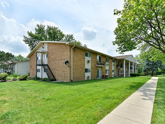 2nd image of 8994 Kennedy Dr APT 2F