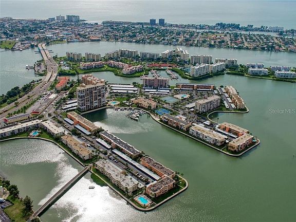3rd image of 7665 Sun Island Dr S APT 403