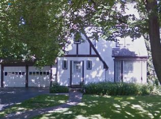 334 Ames St, Libertyville, IL 60048