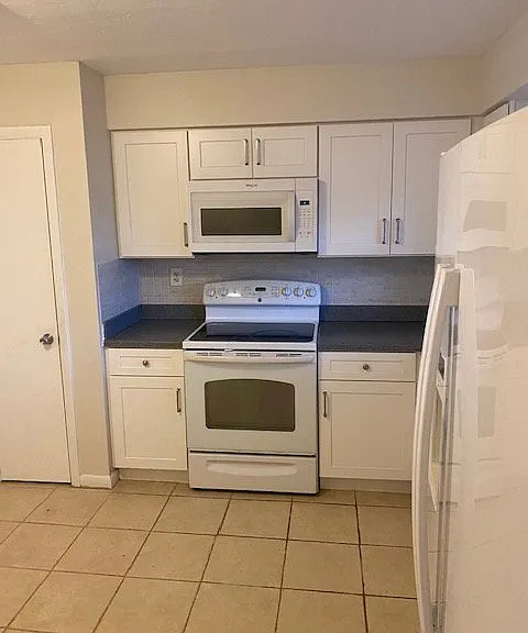 5105 Atlantic Ct #2 — Photo 2